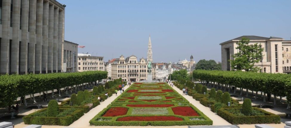 mont des arts ciel bleu