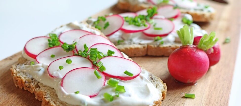 tartines radis fromage blanc